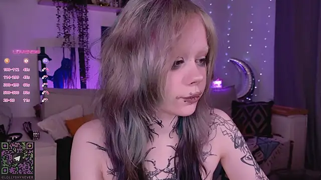 Lollyshy live sex cam