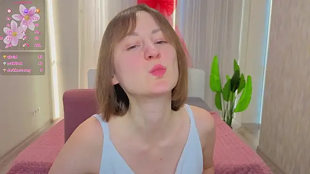 LuluChiiii live sex cam