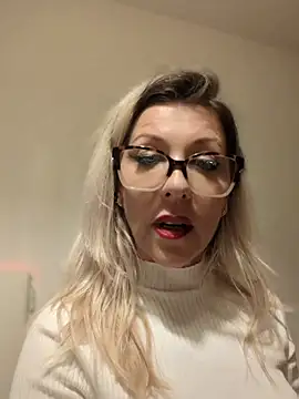 ManuelaX live sex cam