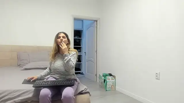 Hottalicia2 live sex cam