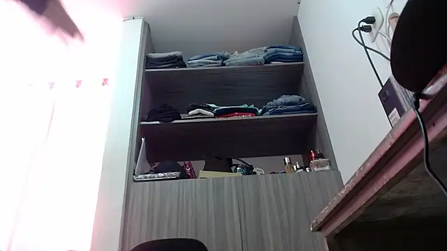 nicolle_milf1978 live sex cam