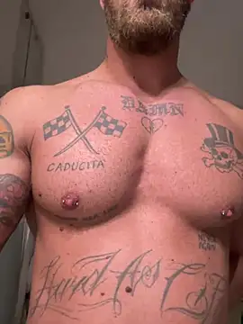 Tiziano94 live sex cam