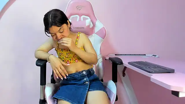 CharlotteMuller's cam snapshot