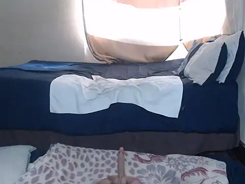 AdelaideT's cam snapshot