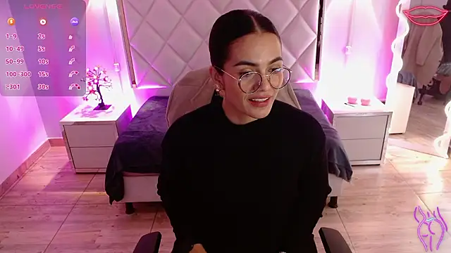 Rosalind_tay's cam snapshot