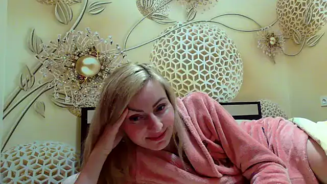 Yourrealgirl's cam snapshot