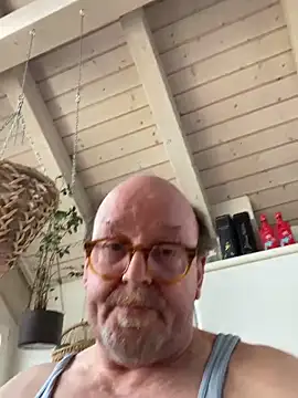 wankcellar live sex cam