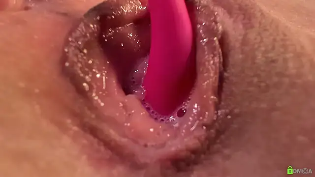 Courtney_Luv's cam snapshot