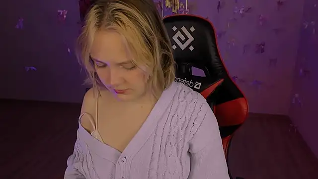 madeline_doll's cam snapshot