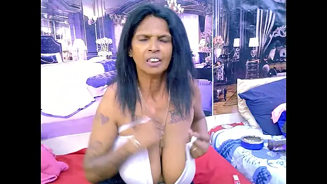 IndianVanya4u2u's cam snapshot