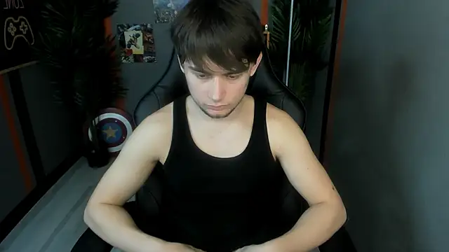 AlejandroEllias live sex cam