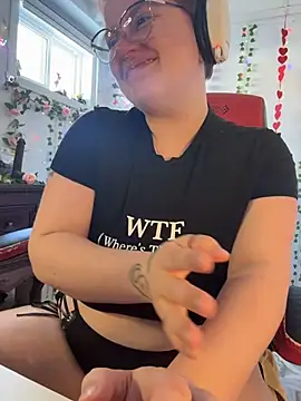 CurvesNChaos live sex cam