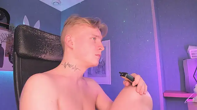 AlexxSweet live sex cam