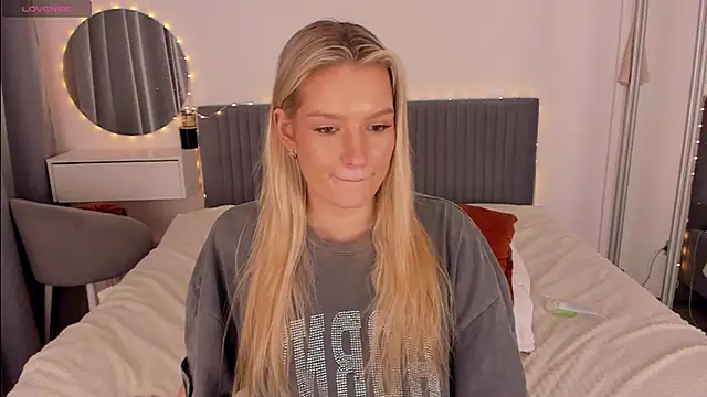 CassieRayss live sex cam