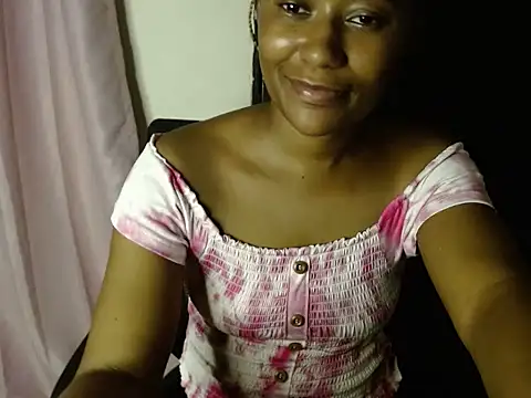 savage_laura live sex cam