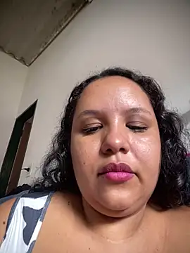 Bigostosa live sex cam