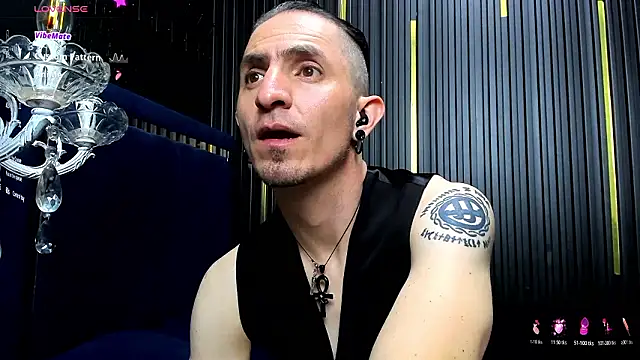 KarloStrom live sex cam