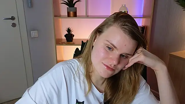 ModestaColato's cam snapshot