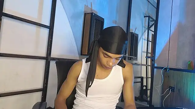 AlanCutee live sex cam