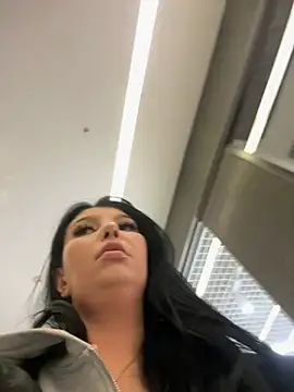 Tisha_Busty live sex cam