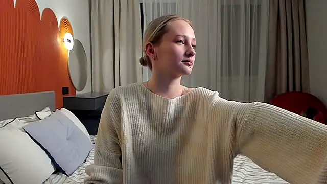 TraceeRebollar's cam snapshot