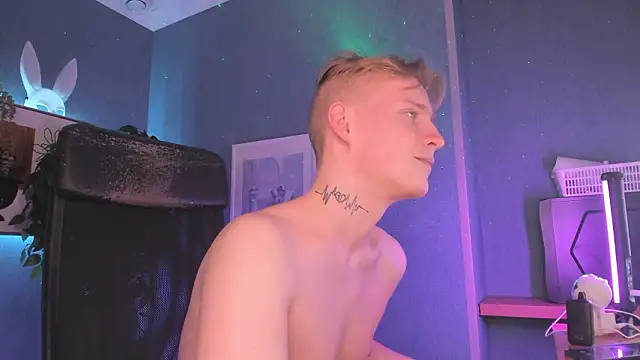 AlexxSweet live sex cam