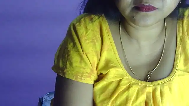 Pooja-suman's cam snapshot