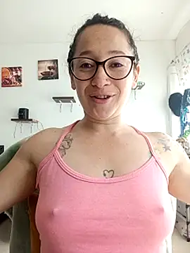 emilypoppy3's cam snapshot