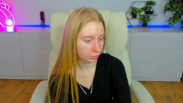 Alina_Blonde's cam snapshot