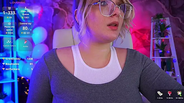 CoolTatis live sex cam