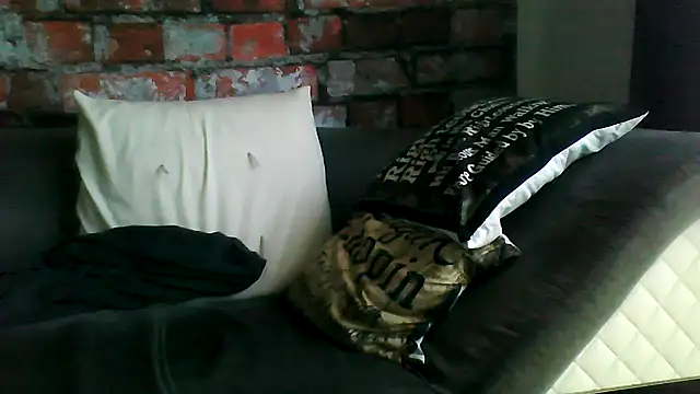 Soloyan live sex cam