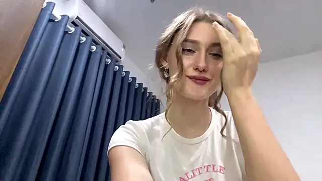 HotCheeseCake's cam snapshot