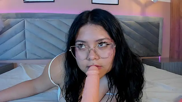 mila_blake1's cam snapshot