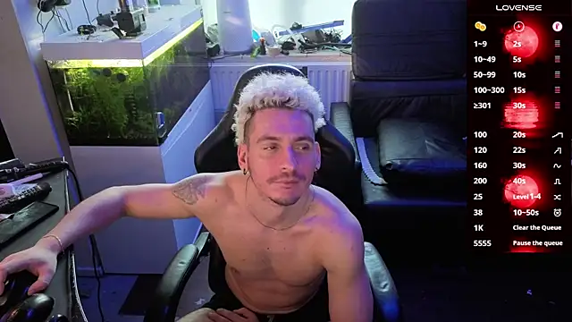 Rayzel_White's cam snapshot