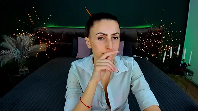 Rebecca_Diamond's cam snapshot