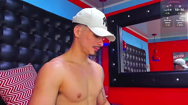 Big_ValentinHunk live sex cam