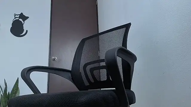 Saturno_v live sex cam