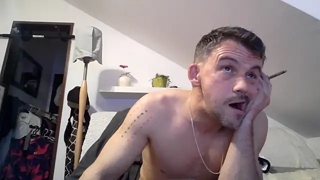 Cambitchboy live sex cam