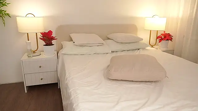 Peopleneedlove144 live sex cam