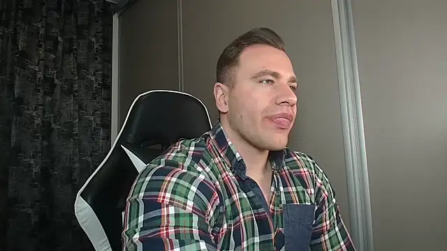 Thori92 live sex cam