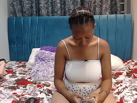 LustyHoneyXX's cam snapshot