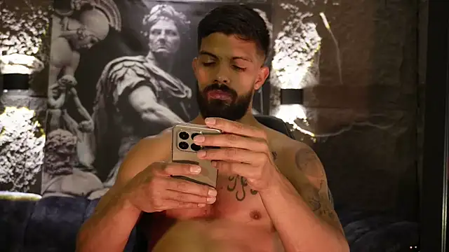 DannSaenz live sex cam