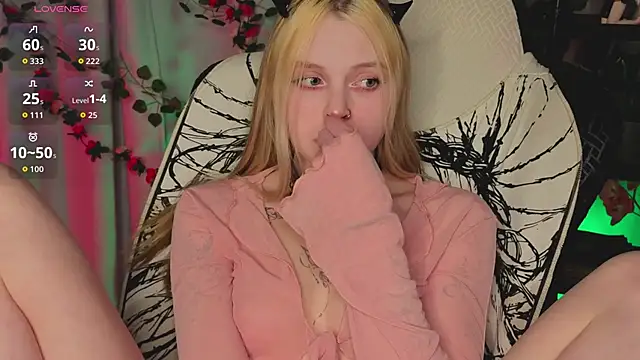 ElvenQueen's cam snapshot