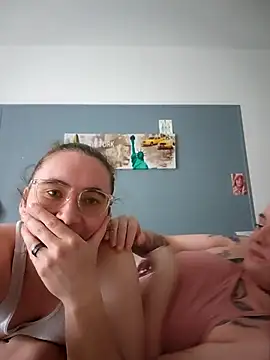 AndHerXO's cam snapshot