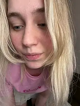 LovelyMiu live sex cam