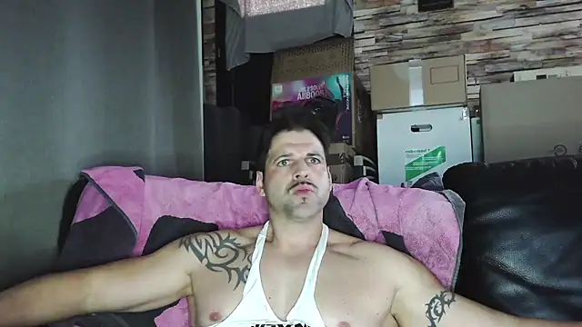 XxBigboybandxX's cam snapshot