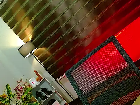 HOLLYWOOD_QUEEN_88 live sex cam