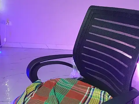 CutieVibe01's cam snapshot