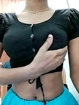 Ratri-Biswas live sex cam