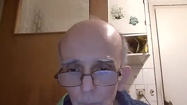 mariusica1@xh live sex cam